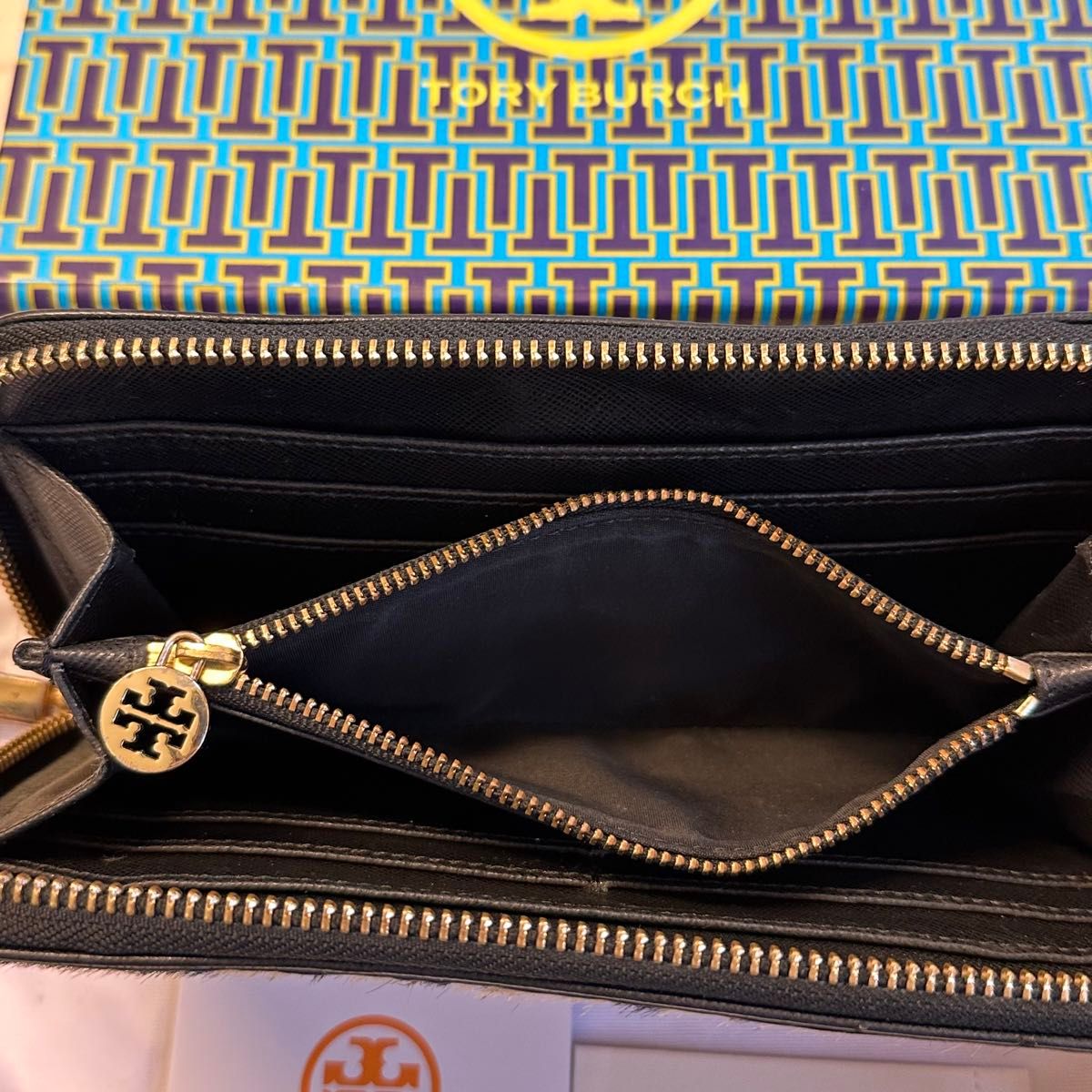 新品同様！　トリーバーチ　TORYBURCH 財布 長財布　ハラコ　ヒョウ柄　ラウンドファスナー