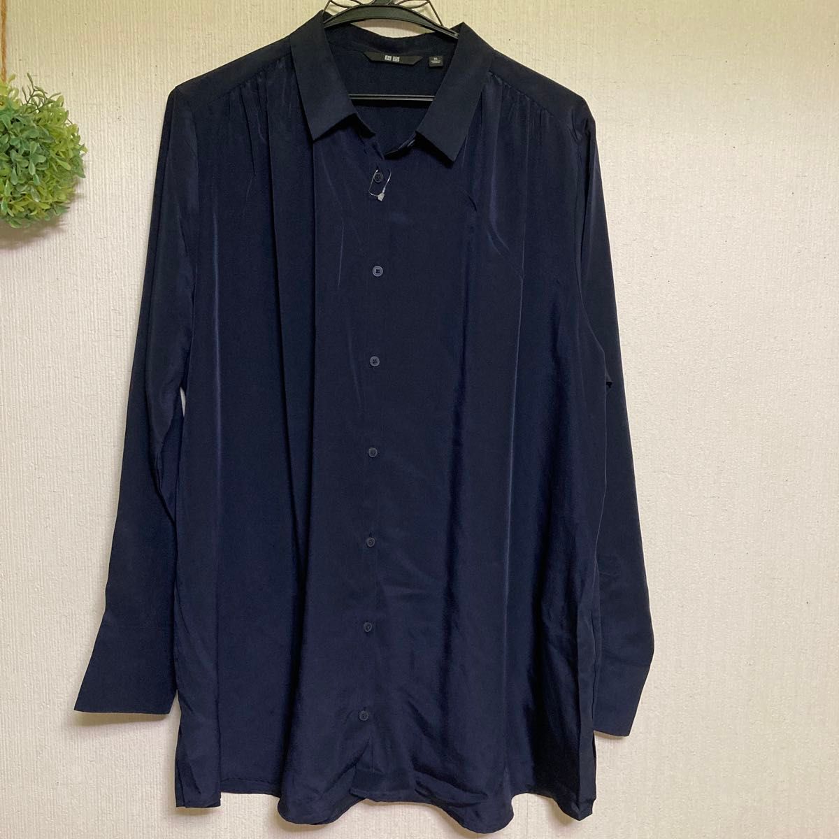 ユニクロ　ポリエステル100%  長袖シャツ　未使用品　XL   濃紺　
