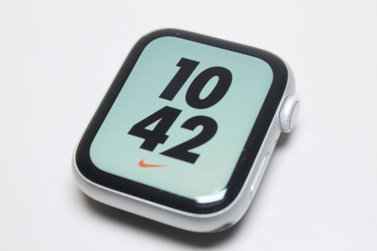 Apple Watch Nike Series 4/GPS+セルラー/44mm/A2008〈MTXK2J/A〉⑤