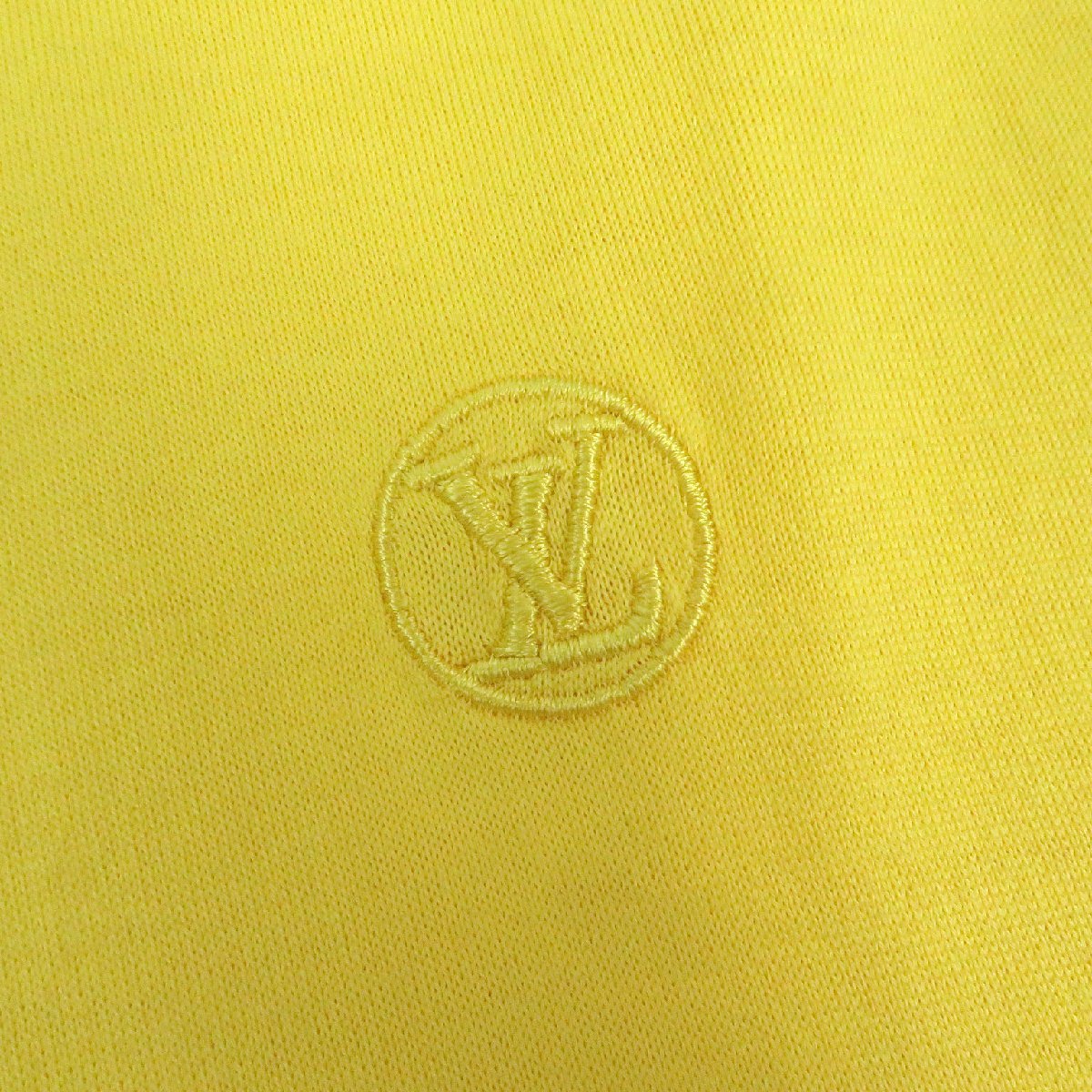 極美品 LOUIS VUITTON ルイヴィトン 2022年製 LVサークルロゴ刺繍 クルーネック 半袖Ｔシャツ イエロー XXL イタリア製 正規品 メンズの画像4