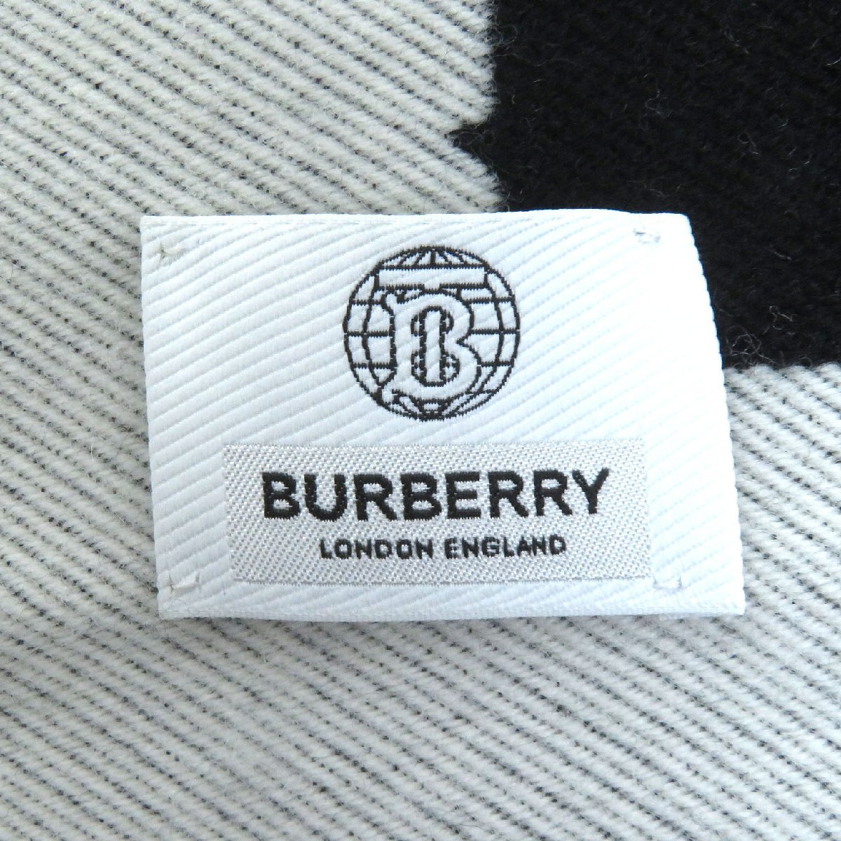 美品 BURBERRY バーバリー 8037416 ウール シルク LOVE マフラー ブラック ホワイト ベージュ 188×33 イタリア製 正規品 レディース_画像6