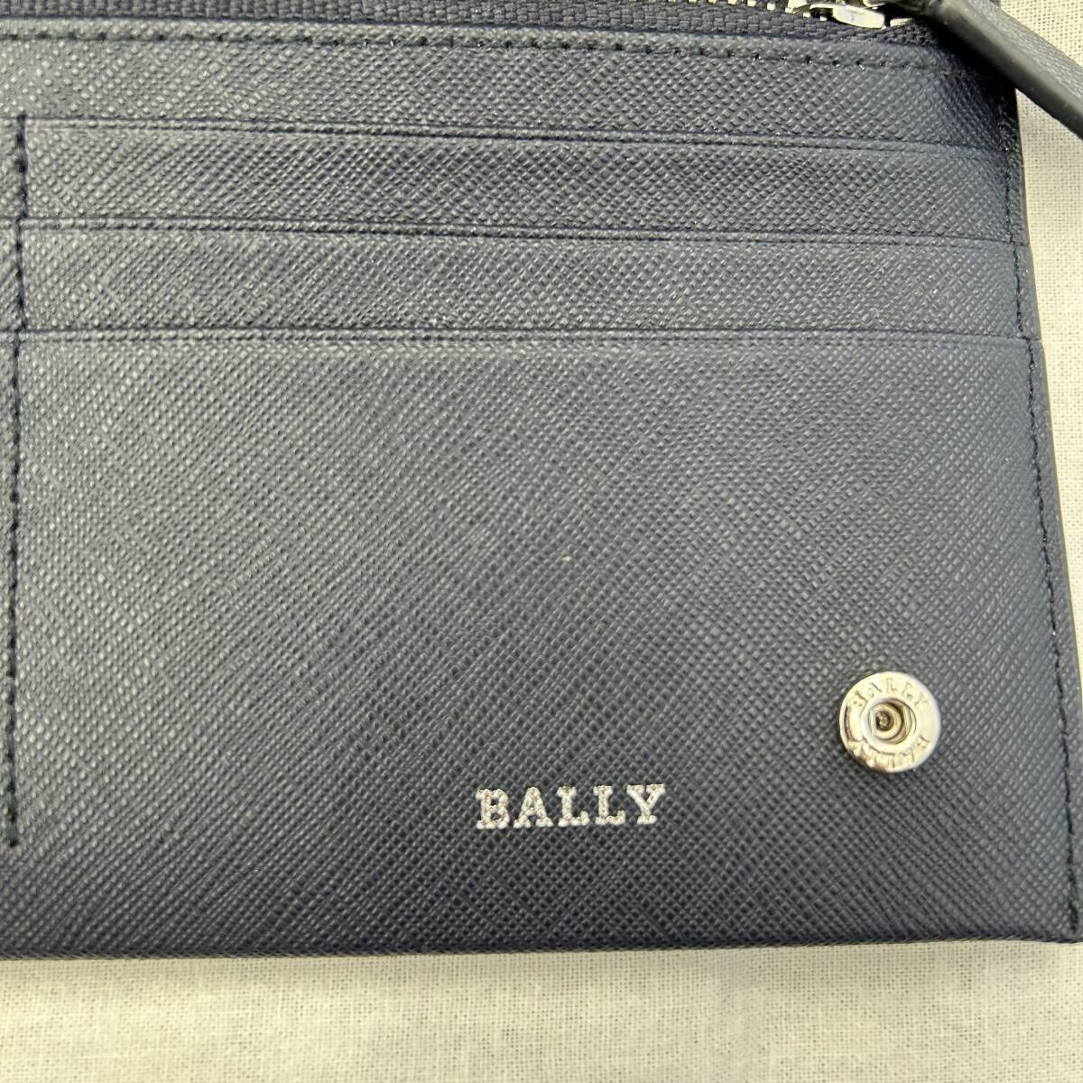 #1452【財布】BALLY 二つ折り長財布 カード入れ12枚 ネイヴィー 美品 未使用？品_画像6