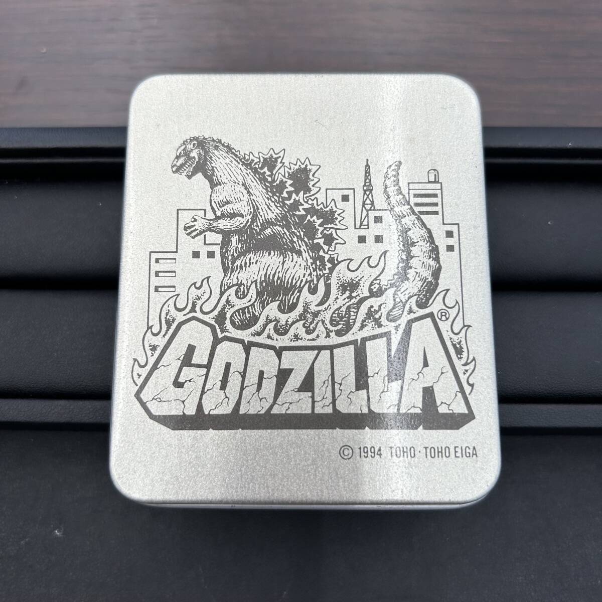 #6557A 【ZIPPO】Godzilla 65周年 Paul Smith 他 ジッポ 8個 GIVENCHY ガスライター 合計9個 おまとめ _画像3