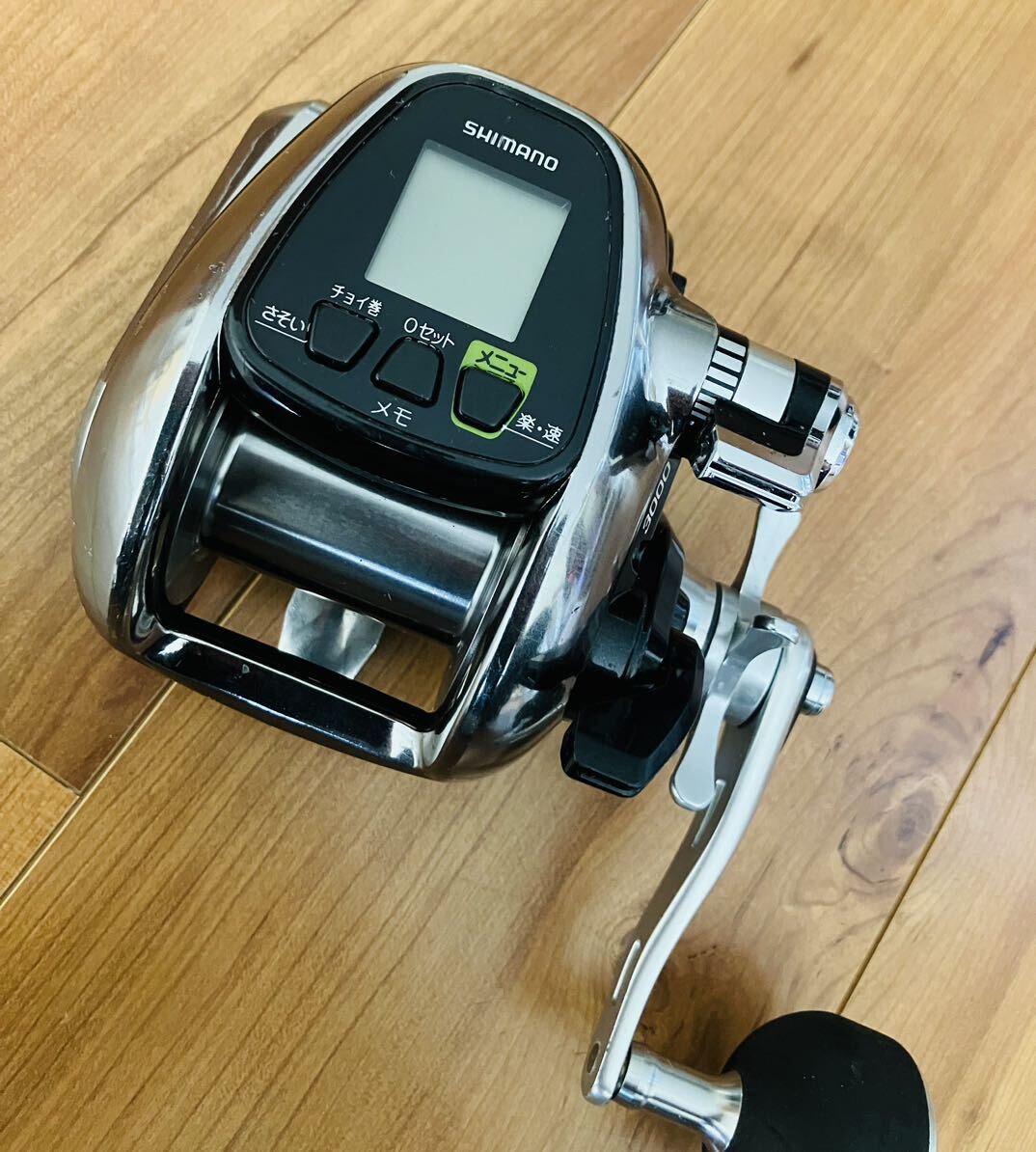 シマノ フォースマスター3000MK 右ハンドル 通電、自動巻き上げ可能も難あり。SHIMANO Force Master 3000MK MUTEKI 電動リール _画像2