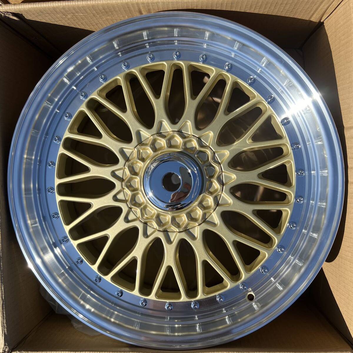 新品20インチメッシュマルチPCDホイール (20x8.5J+35)PCD:114.3/120 ハブ 74.1レクサスLS460 LS600 LS500 BMW アルファード クラウン_画像6