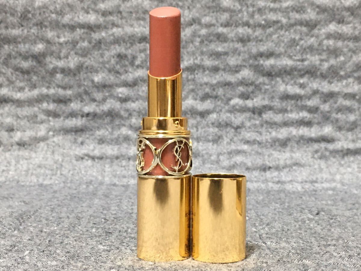 G4C129◆新品同様◆ イヴ・サンローラン YSL ルージュ ヴォリュプテ シャイン No.147 ROSE CARACO 口紅 3.2g_画像2