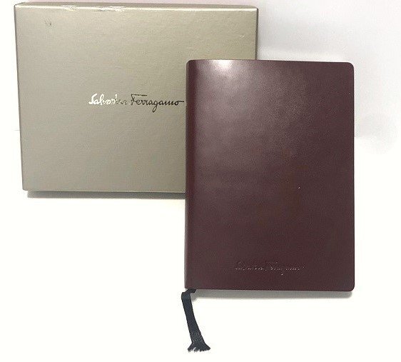 【新品箱付き】Salvatore Ferragamo フェラガモ ノート/am-A-203-5330-1.5/レザー/手帳/日記帳/記念品/おしゃれ/綺麗/高級/正規品