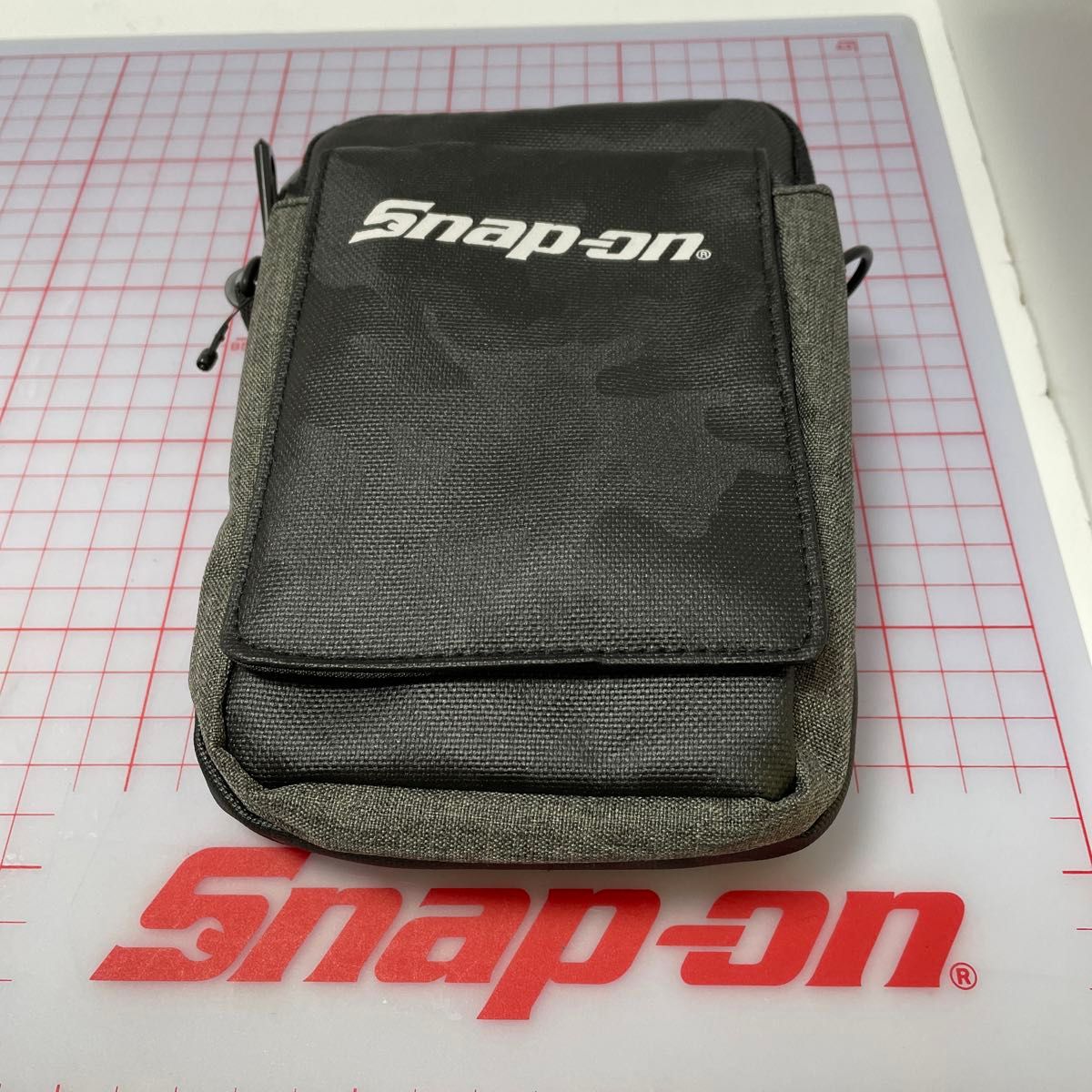 Snap-on  スマホポーチ正規品