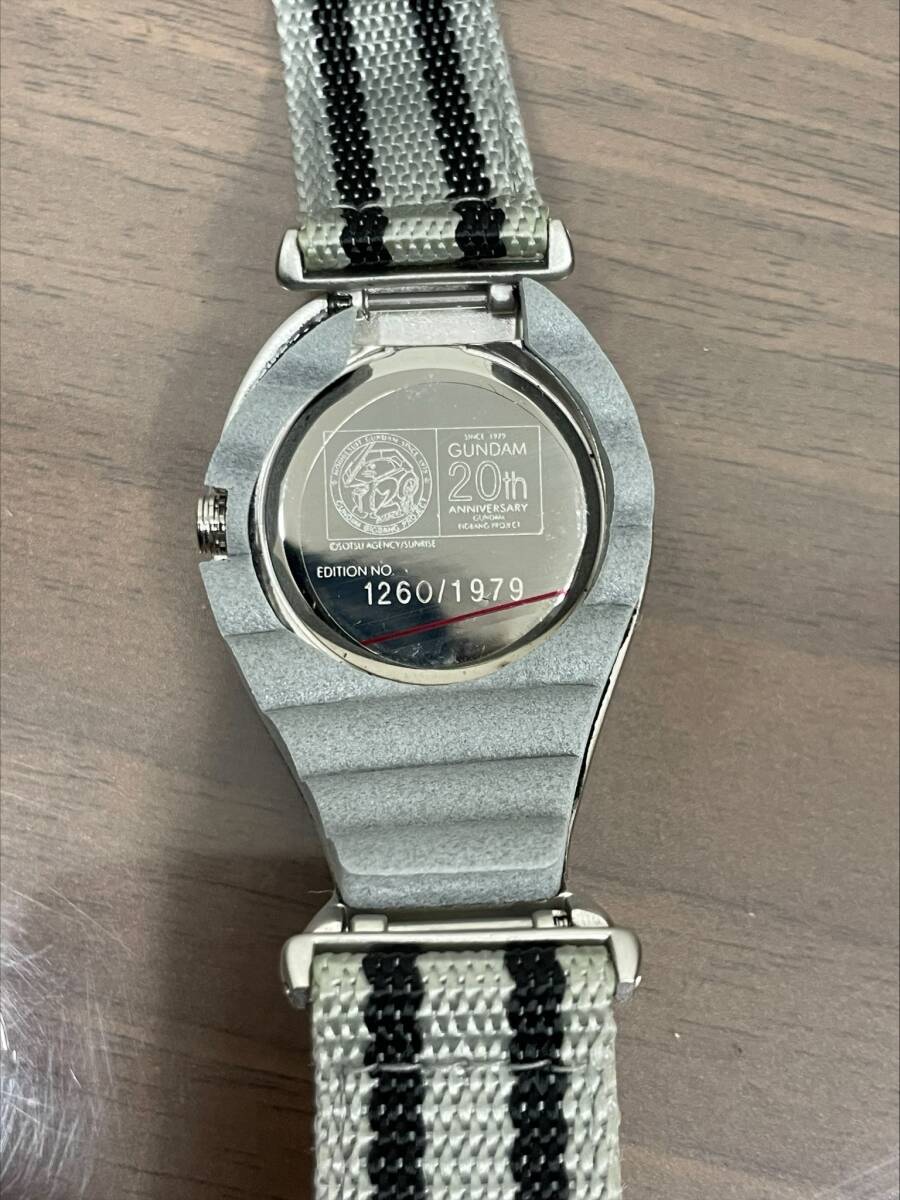 4866【経年保管・未使用】ガンダム　20ｔｈ　アニバーサリー　腕時計　1979本限定　希少　コレクション_画像5