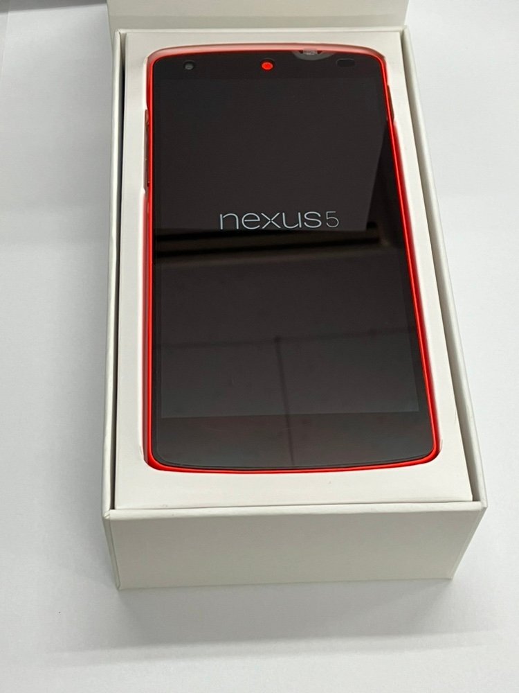 SIMフリー 白ロム Google Nexus5 16GB レッド LG-D821 SIMロック解除済み ワイモバイル 未使用 標準セット_画像3