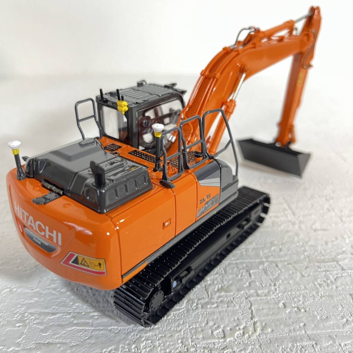 日立　HITACHI　ZAXIS200X-7　HYDRAULIC EXCAVATOR　法面バケット　１/50　ミニカー　4-17_画像5