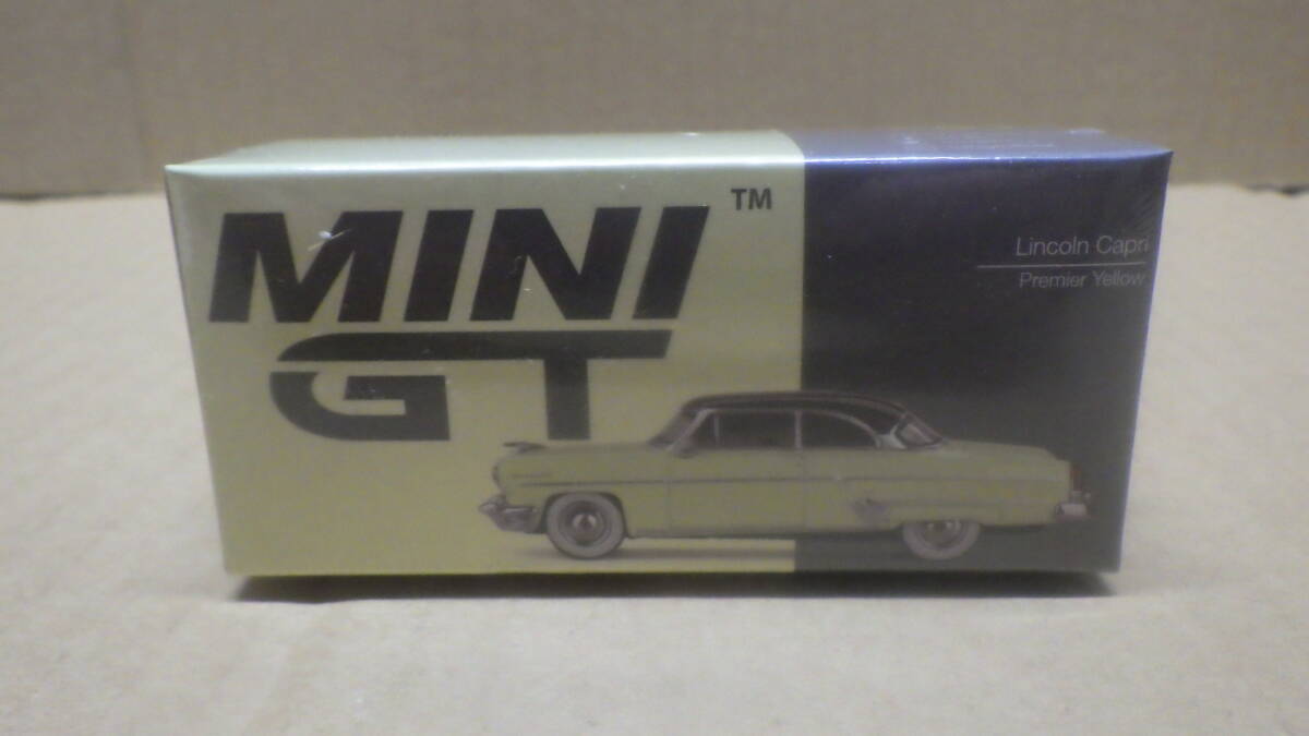 13 新品 MINI-GT 1/64 リンカーン カプリ 1954 プレミアイエロー(左ハンドル) MGT00561-L 未開封未使用品_画像1