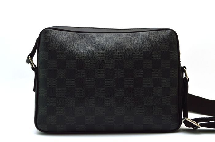 【極美品】ルイヴィトン Louis Vuitton ダミエ グラフィット トロカデロ メッセンジャーPM ショルダーバッグ メンズ N40087 1円_画像4