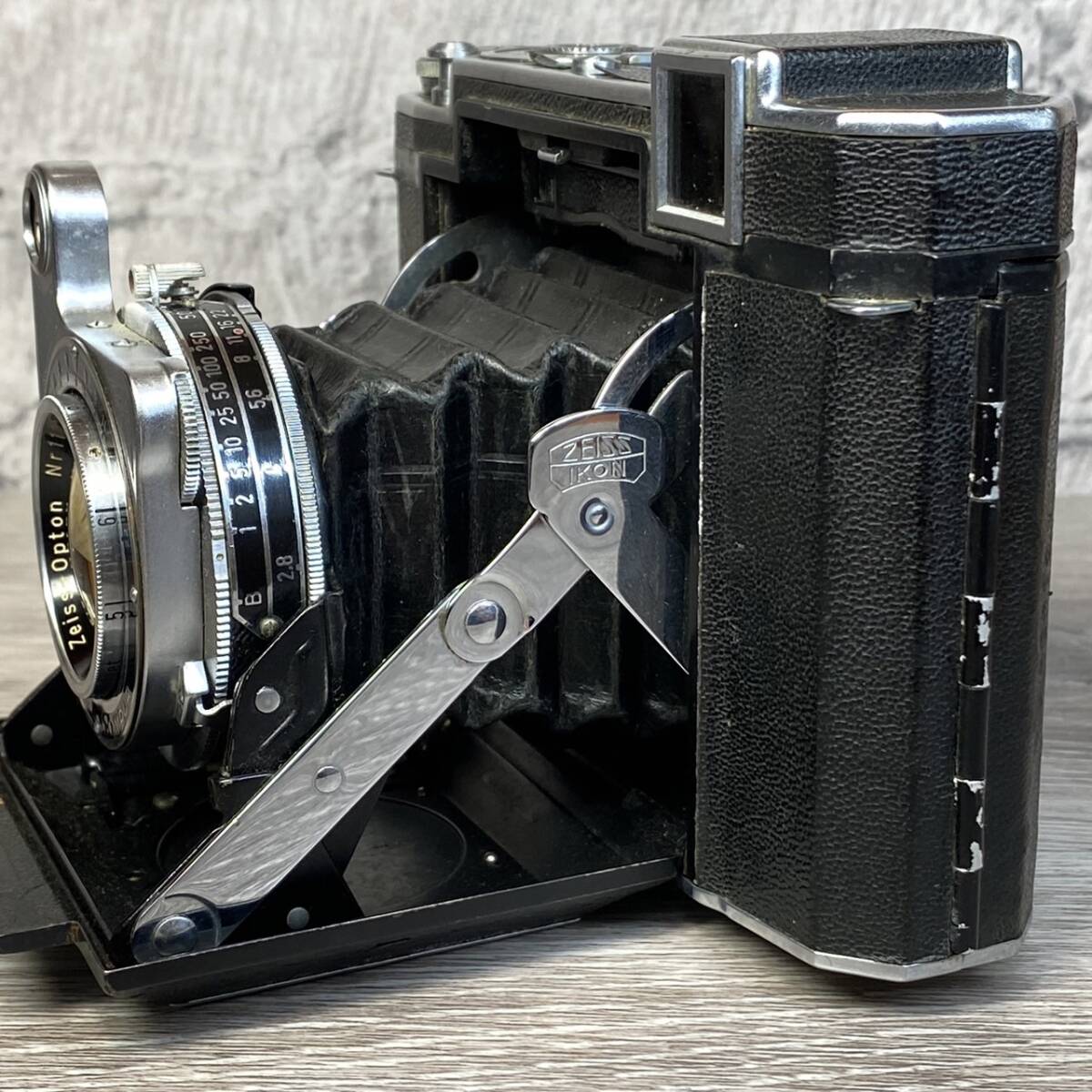 [YH-8356] secondhand goods ZEISS IKON SUPER IKONTA 532/16 Tessar 1:2.8 F=80. camera case attaching ( strap less )