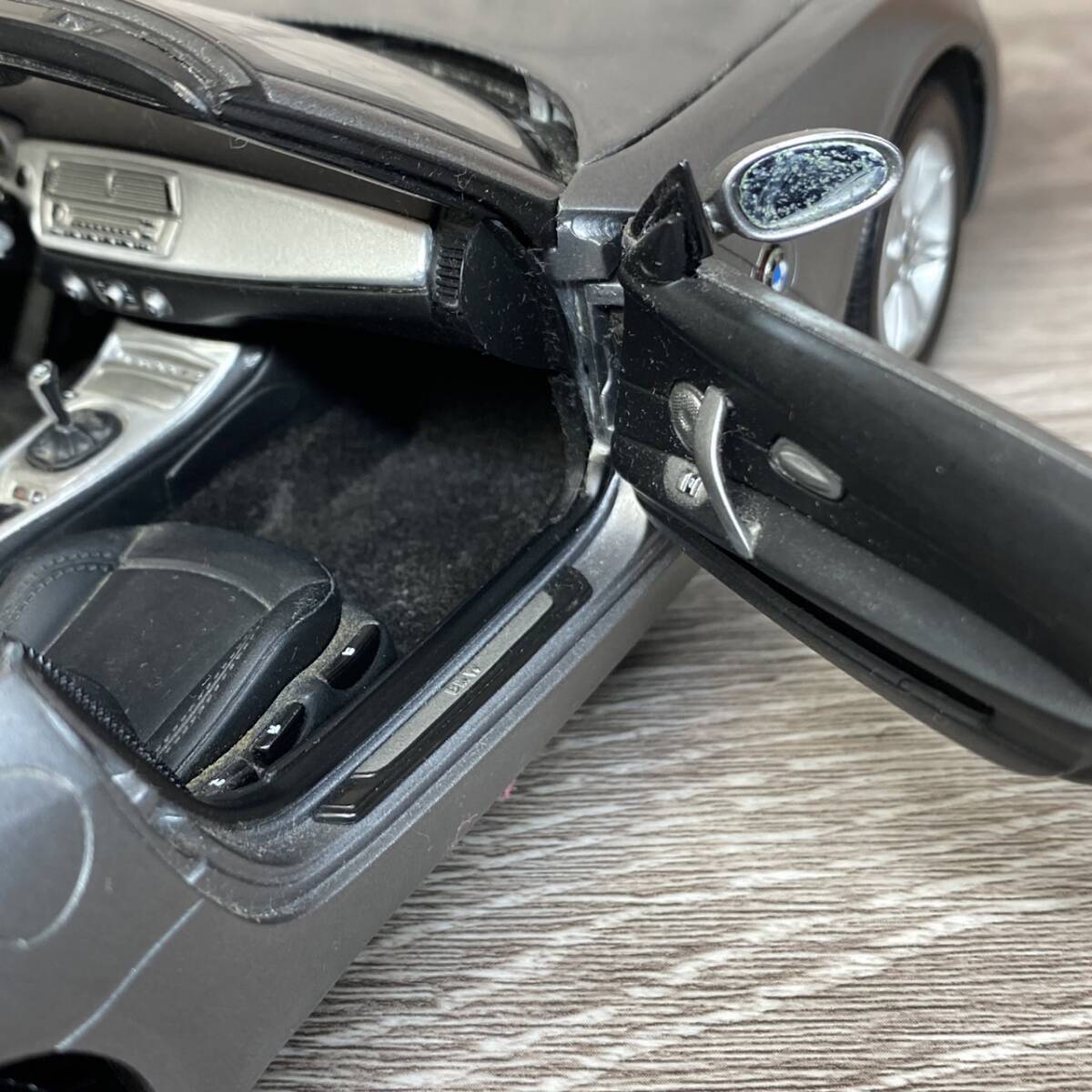 Bibian 比比昂- 【YH-8316】ジャンク品Kyosho BMW Z4 1/18 京商 Bibian 比比昂- 【YH-8316】ジャンク品Kyosho BMW Z4 1/18 京商