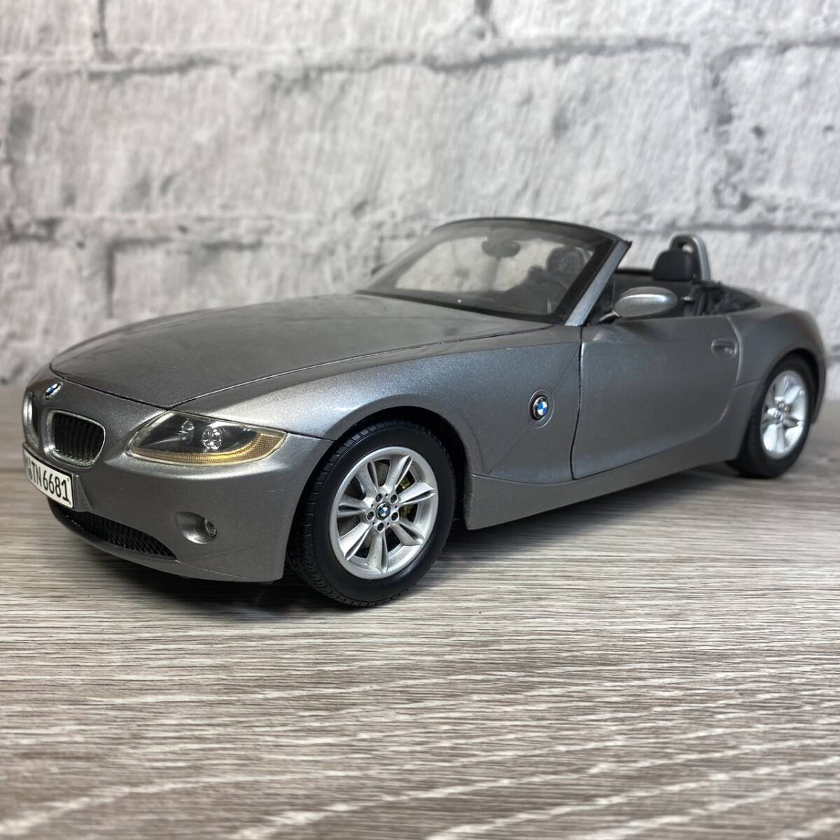 Yahoo!オークション - 【YH-8316】ジャンク品 Kyosho BMW Z4 1 Yahoo!オークション - 【YH-8316】ジャンク品 Kyosho BMW Z4 1