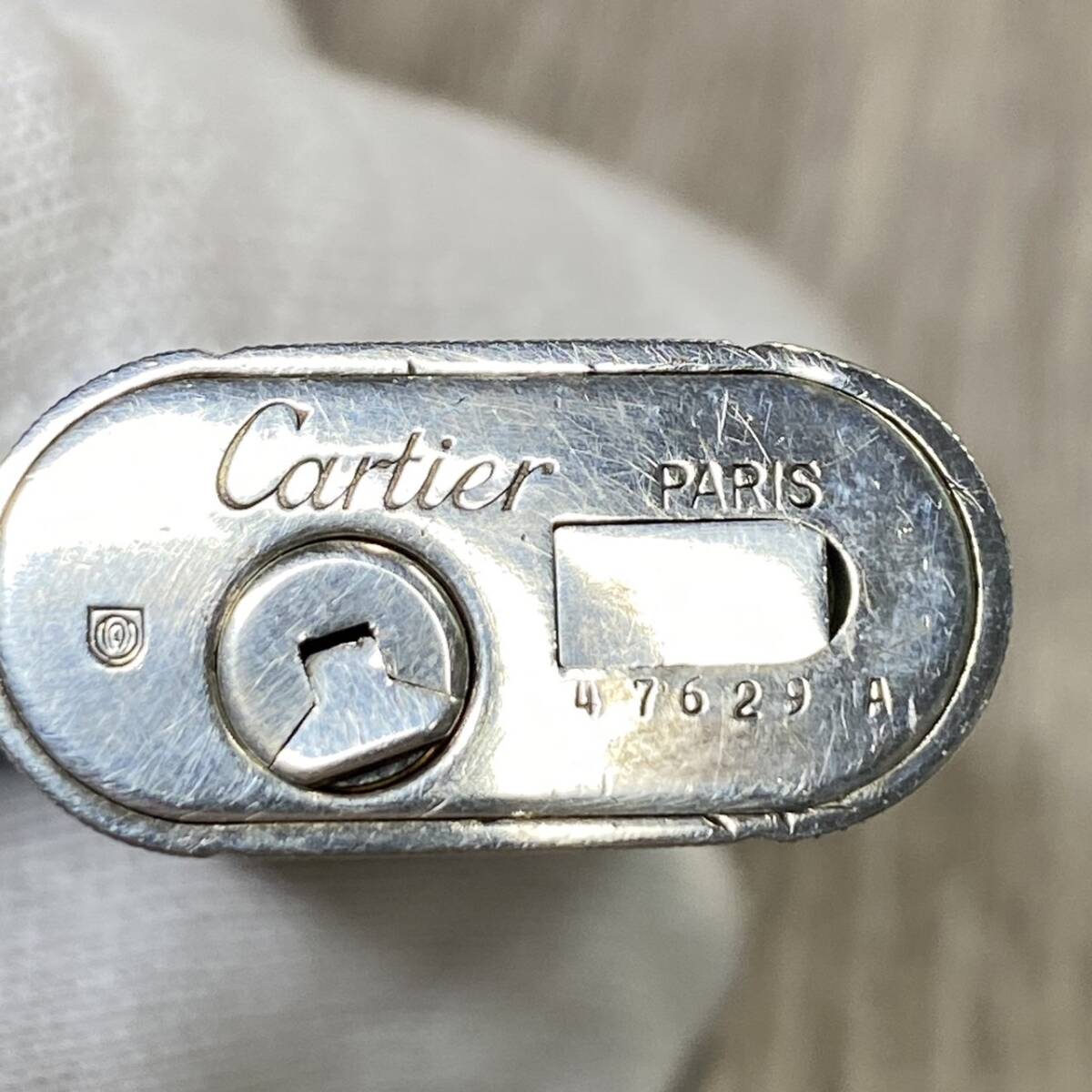 ●【YH-8439】中古品 Cartier カルティエ ガスライター 喫煙具 シルバー ウェーブ柄 波模様【レタパプラス可能】_画像6