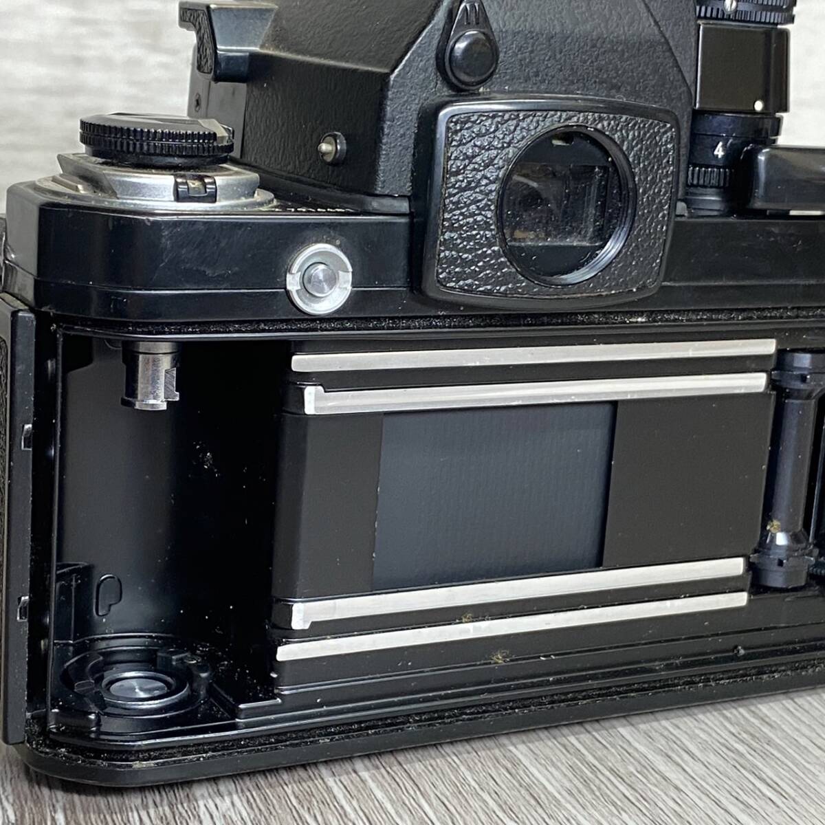 【YH-8430】中古現状品 NiKon F2 ボディ + レンズ 1:1.4 f=50mm ニコン 一眼レフ カメラ_画像8