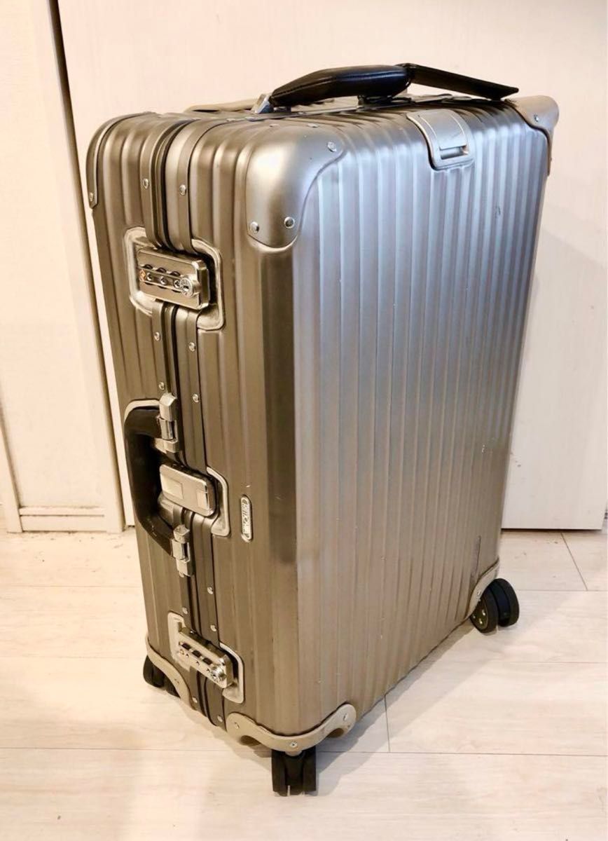 RIMOWAリモアスーツケース トパーズ チタニウム ゴールド 60L RIMOWAリモアスーツケース トパーズ チタニウム ゴールド 60L
