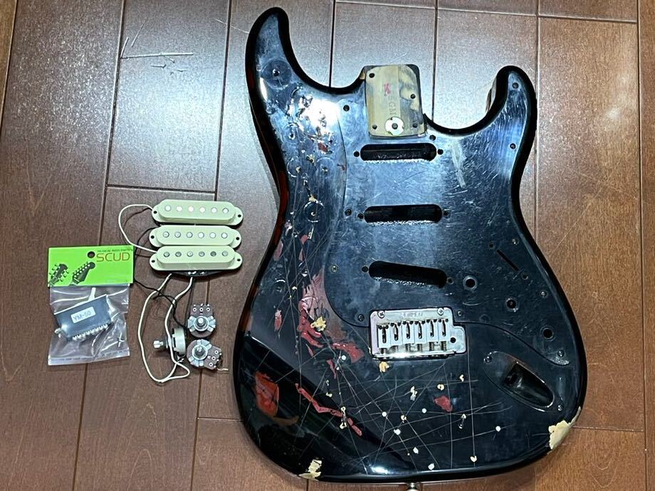 【ジャンク】Fender Japan STM Stratocaster フェンダージャパン ストラトキャスター ボディ ピックアップ ポット セレクター 80年代の画像1