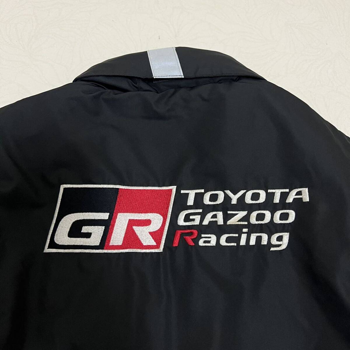 非売品 TOYOTA GAZOO Racing GR Garage 厚手 中綿ジャケット ナイロン ブルゾン フード付き チームウェア SSの画像8