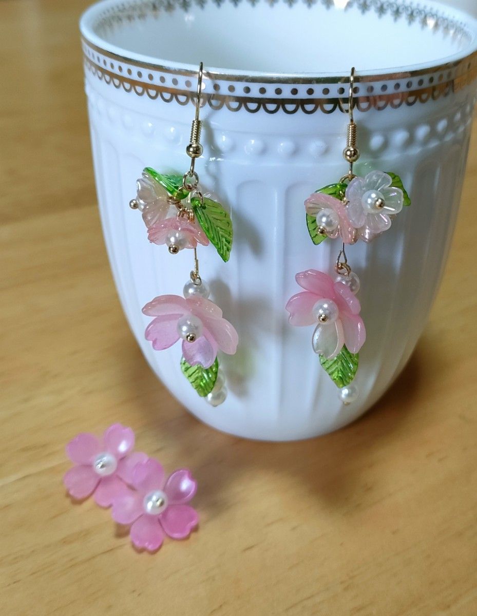 桜ピアス　ピンク　15　ハンドメイド　　アクリルビーズ　樹脂パーツ変更可