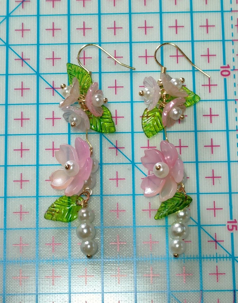 桜ピアス　ピンク　15　ハンドメイド　　アクリルビーズ　樹脂パーツ変更可