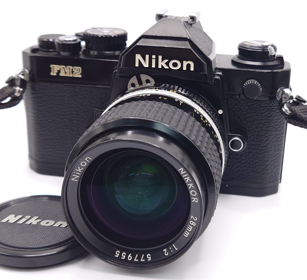 【B02−221】 Nikon New FM2 ブラック ボディ フィルム MF 一眼 レフ カメラ レンズ　NIKKOR 28mm 1:2 シャッター動作OK_画像1