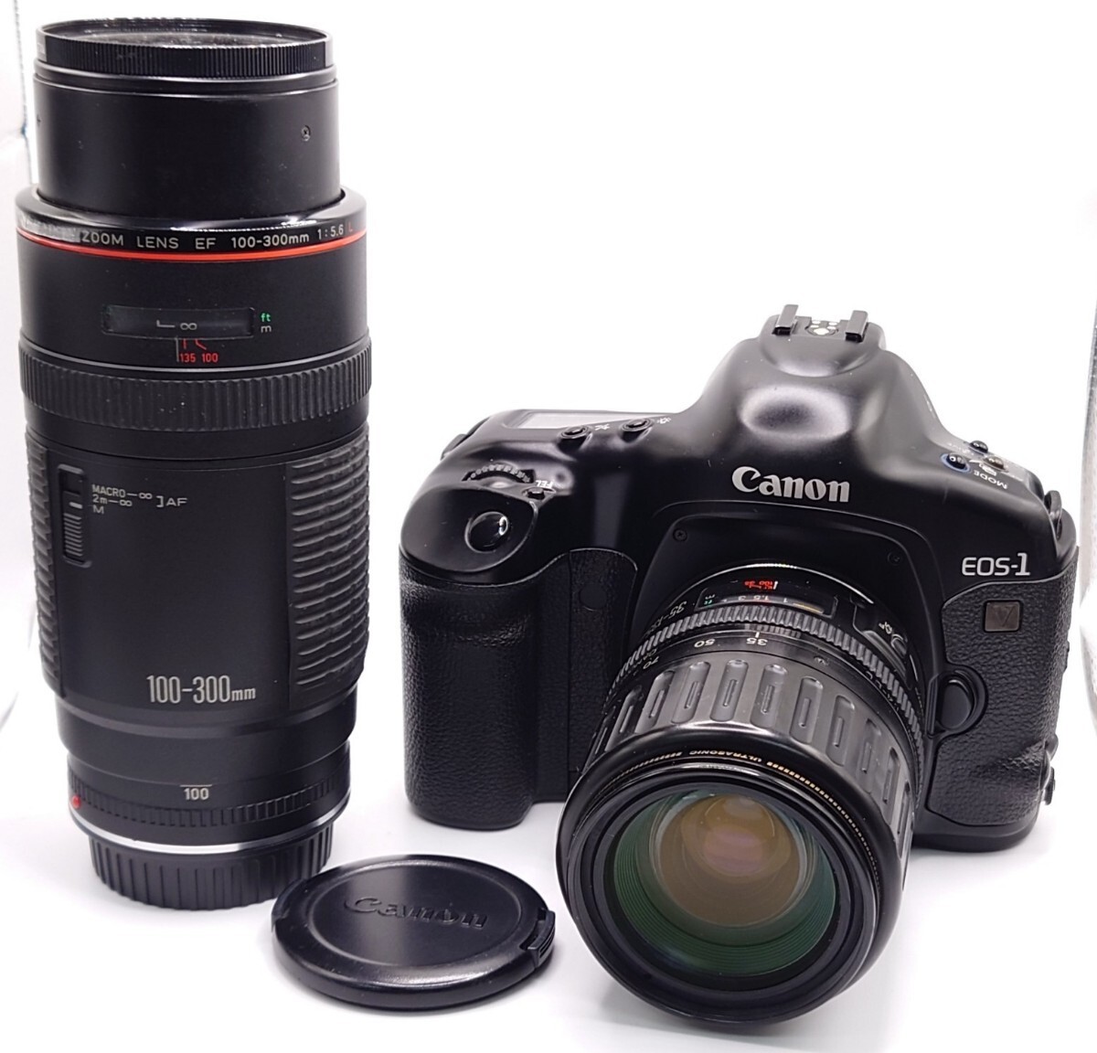 【N-116】Canon EOS-1 V 一眼レフ フィルムカメラ レンズ オートフォーカス CANON ZOOM LENS EF 35-135mm プロ用最高級AF _画像1