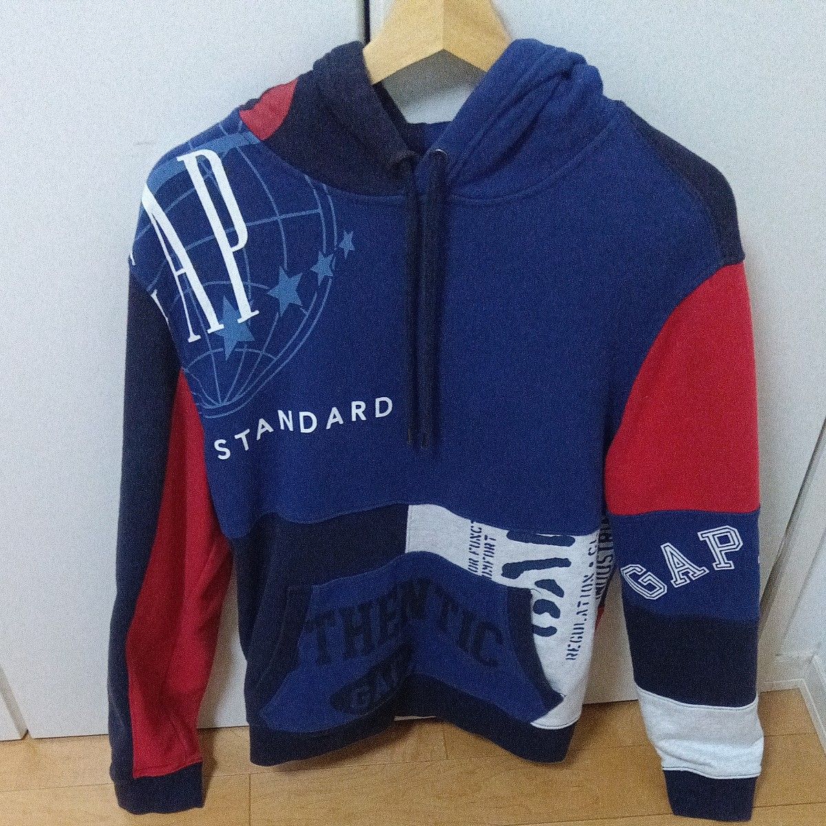 YZERR着用！GAP パーカー サイズM BADHOP 古着  プルオーバー ロゴ ギャップ BADHOP 