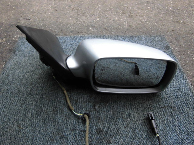 * Ford Mondeo 01 year WF0NNG right door mirror ( stock No:A12671)