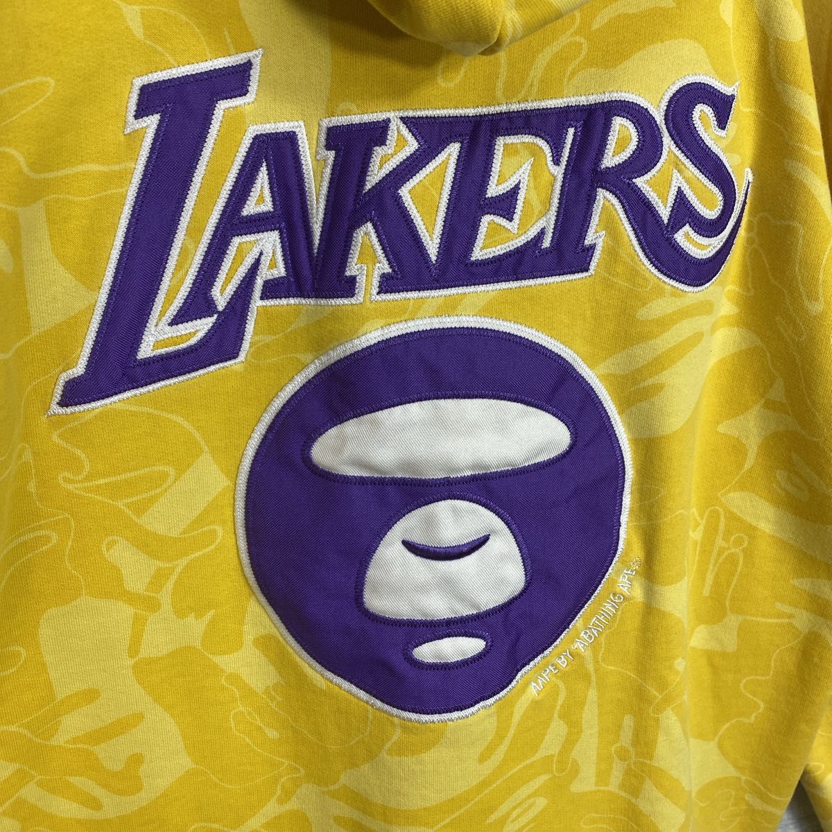 希少 アベイシングエイプ×ミッチェルアンドネス NBAレイカーズ 希少 アベイシングエイプ×ミッチェルアンドネス NBAレイカーズ