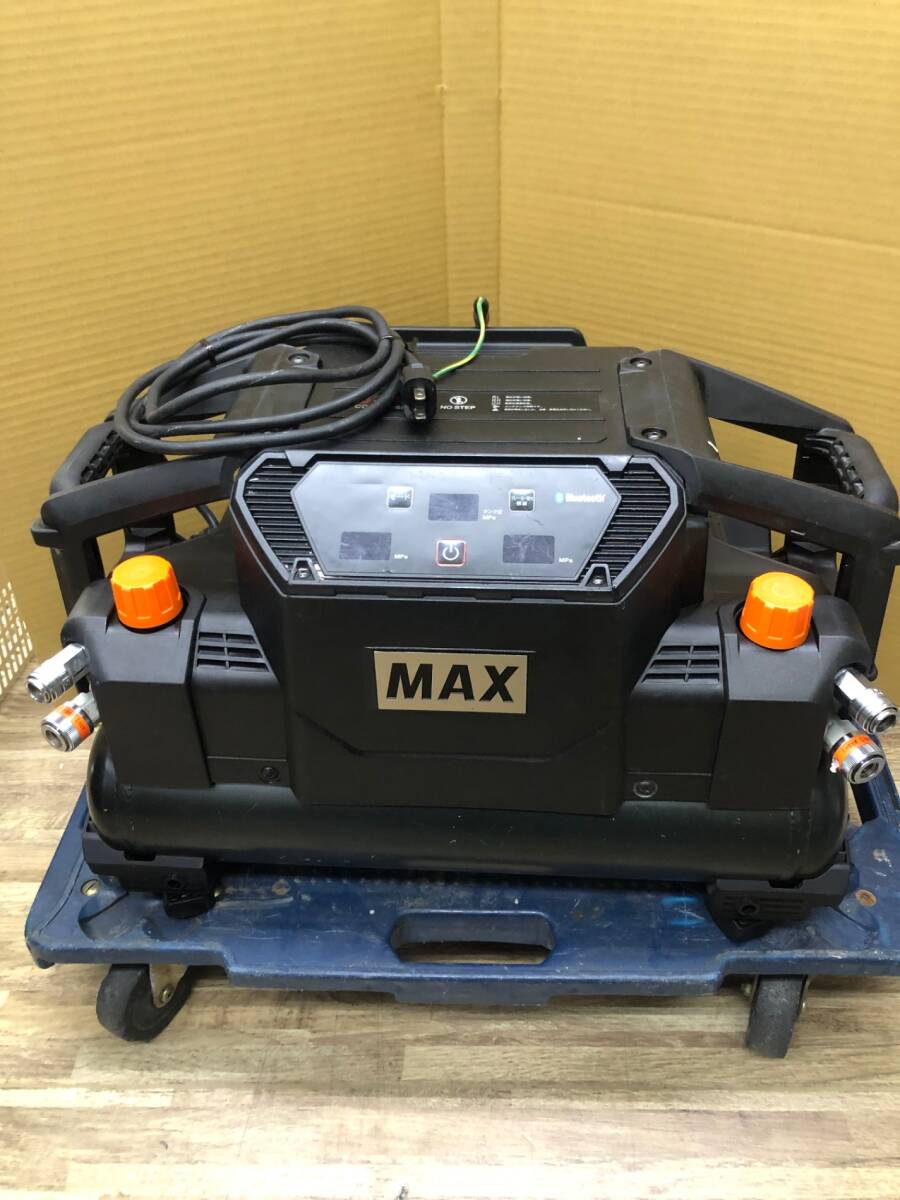 【中古品】★MAX(マックス) 高圧スーパーエアコンプレッサ 黒 AK-HH1310E(AK98746) / ITLHPSJ8NBQ8の画像1