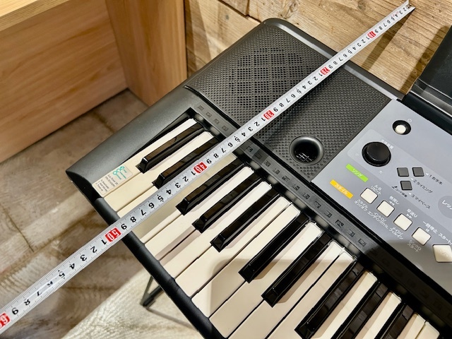 ヤマハ　YAMAHA　PSR-E233　電子キーボード　電子ピアノ　専用スタンド　ヘッドフォン付き　_画像9