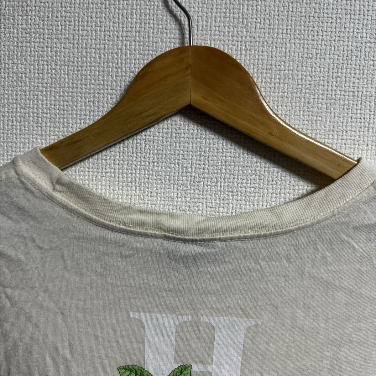 【人気】HUF 半袖　Tシャツ バックプリントあり　クリーム色　XL スケーター　ハフ_画像4