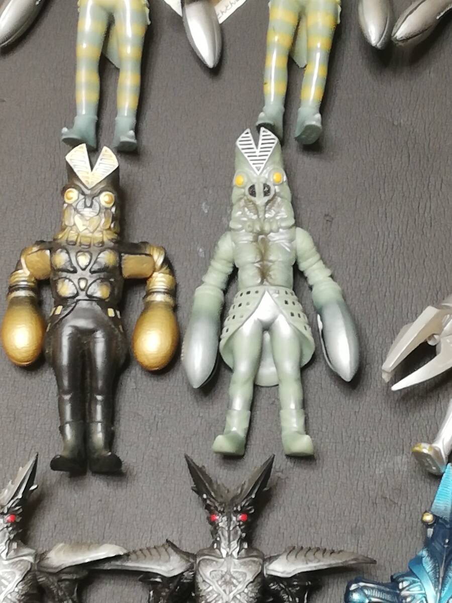 バンダイ怪獣ソフビ「バルタン星人12体」まとめ売り☆レアソフビあり☆ウルトラマン☆ゴジラ_画像2