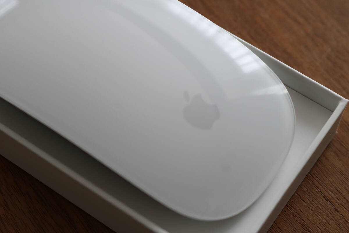 [程度良好/現行モデル] Apple純正 Magic Mouse White（Multi-Touch対応）Wireless Model A1657 MK2E3J/A マジックマウス ホワイト_表面キレイ！（拭き擦れ僅か）