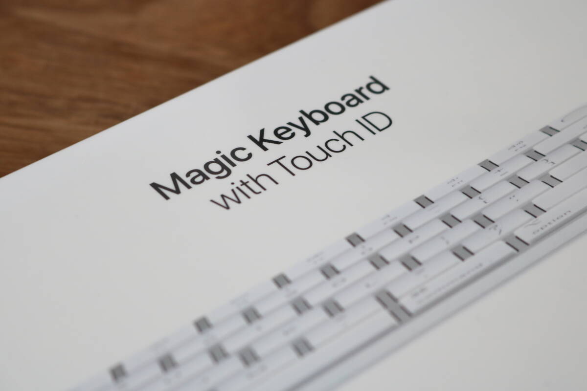 [新品未開封/現行モデル] Appleシリコン搭載Macモデル用Touch ID搭載 Magic Keyboard テンキー付き JIS配列 A2520 MK2C3J/A ホワイトの画像1