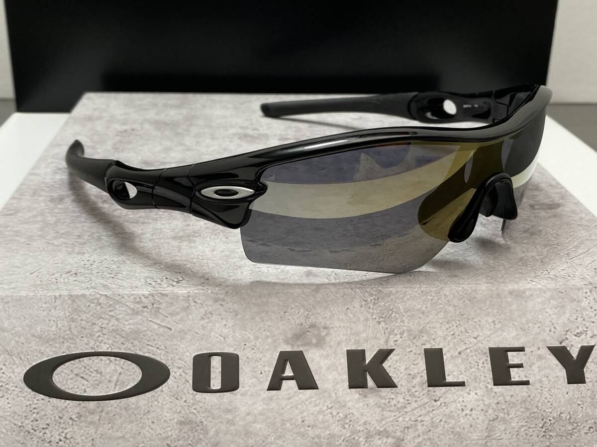 偏光★OAKLEYオークリーRADAR PATHレーダーパス 黒ブラック×シルバーロゴ/GOLD POLARIZEDゴールドミラー USA製 METAL調サングラス 90S Y2K_画像1