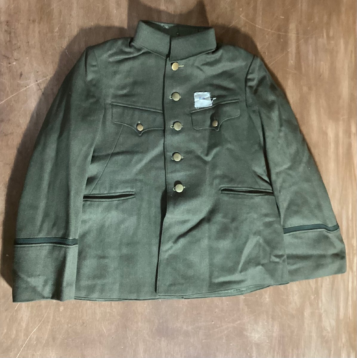 TT-2042■送料込■軍隊 制服 上下服 上着 パンツ カーキ色 日本軍 軍服 服 装備品 丈:61cm 肩幅:37cm袖丈:54cm 1766g/くGOらの画像3