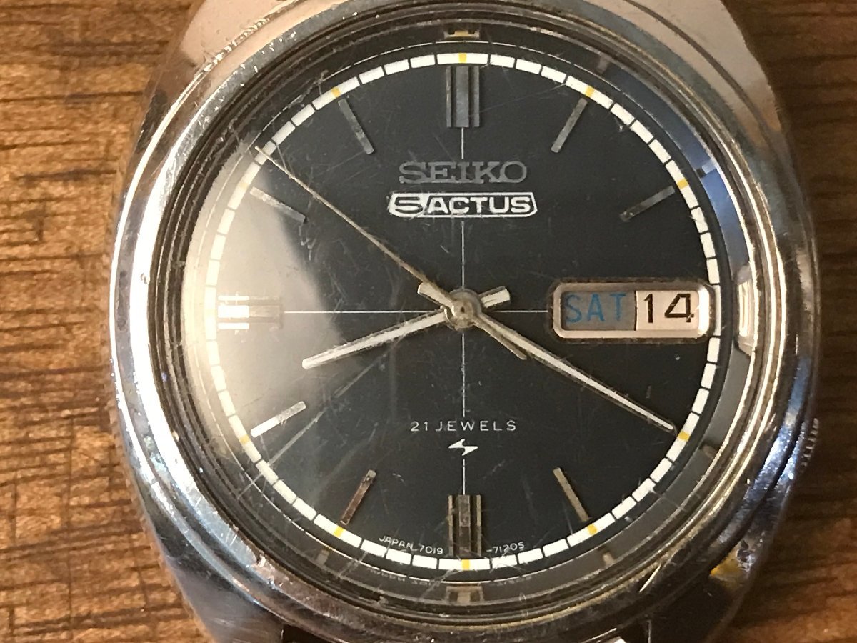 SS-3013■送料込■SEIKO 5ACTUS 21JEWELS 自動巻き 腕時計 時計 メンズ 防水 7019-7070 レトロ 83g●ジャンク品●書き込みあり/くATら_画像2