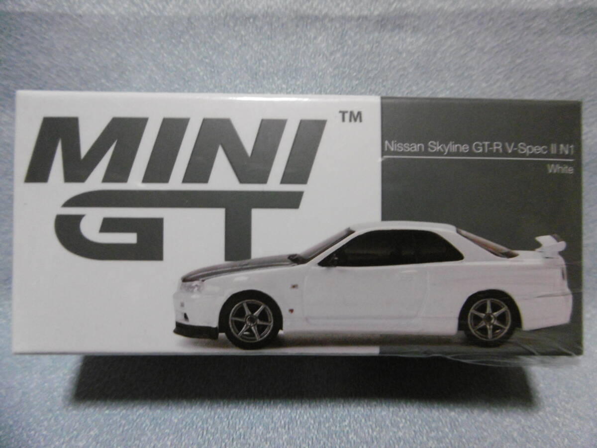 未開封新品 MINI GT 501 Nissan Skyline GT-R V-Spec Ⅱ N1 White 右ハンドル_画像1