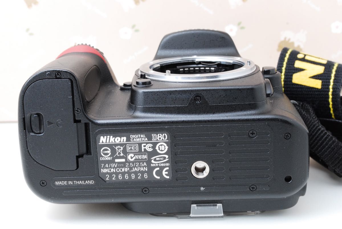 美品 ショット極少 Nikon D80 高性能デジタル一眼レフカメラ 美品 ショット極少 Nikon D80 高性能デジタル一眼レフカメラ