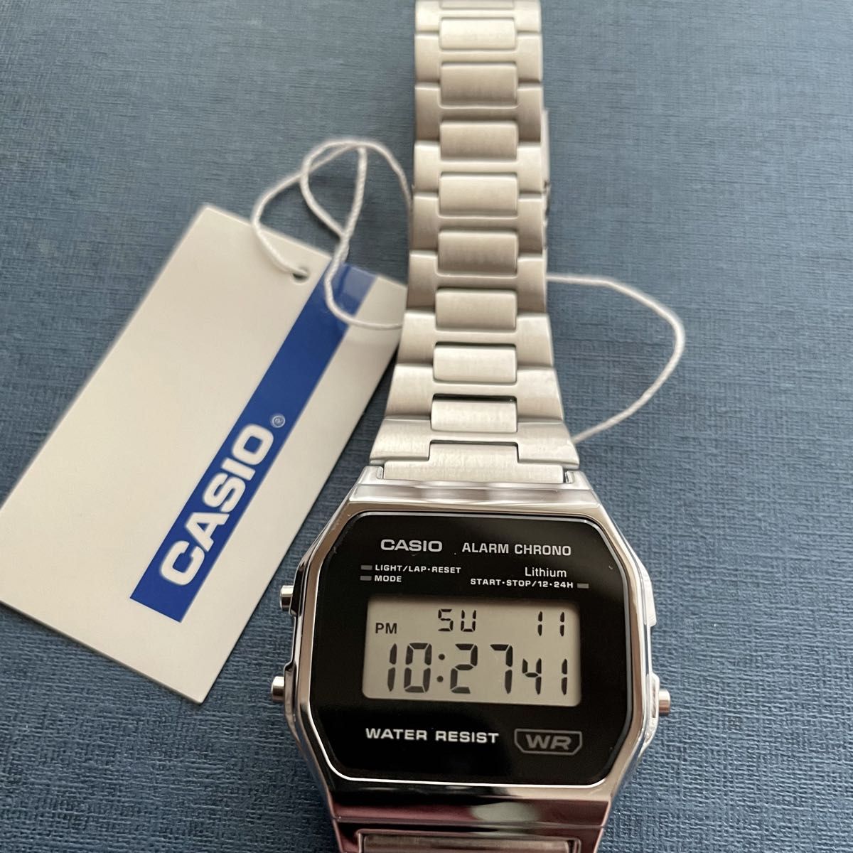 カシオ　デジタル腕時計　新品　レトロシンプル　希少　モノトーンデザイン