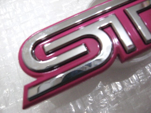 ★希少 STI インプレッサ? GDB? WRX? IMPREZA ピンク 93013FE080 車種＆型式不明 新品 ロゴ フロントグリル エンブレム 1点 旧車_画像5