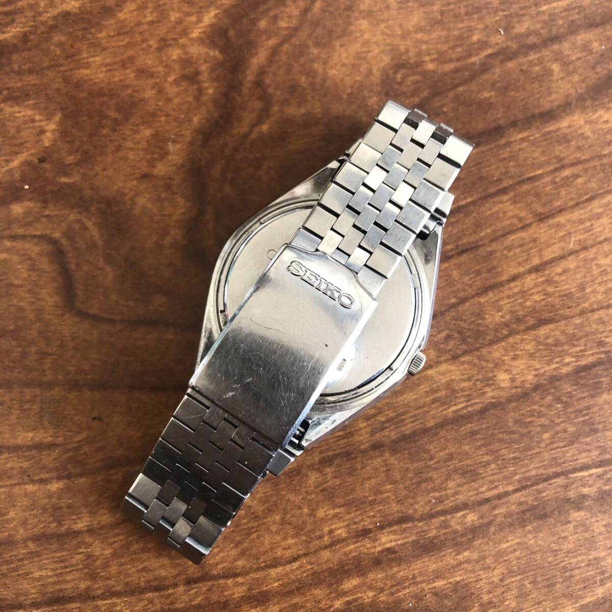 SEIKO セイコー QZ 3803-7020 デイデイト ラウンド シルバー文字盤 メンズ腕時計 シルバー 銀色の画像2