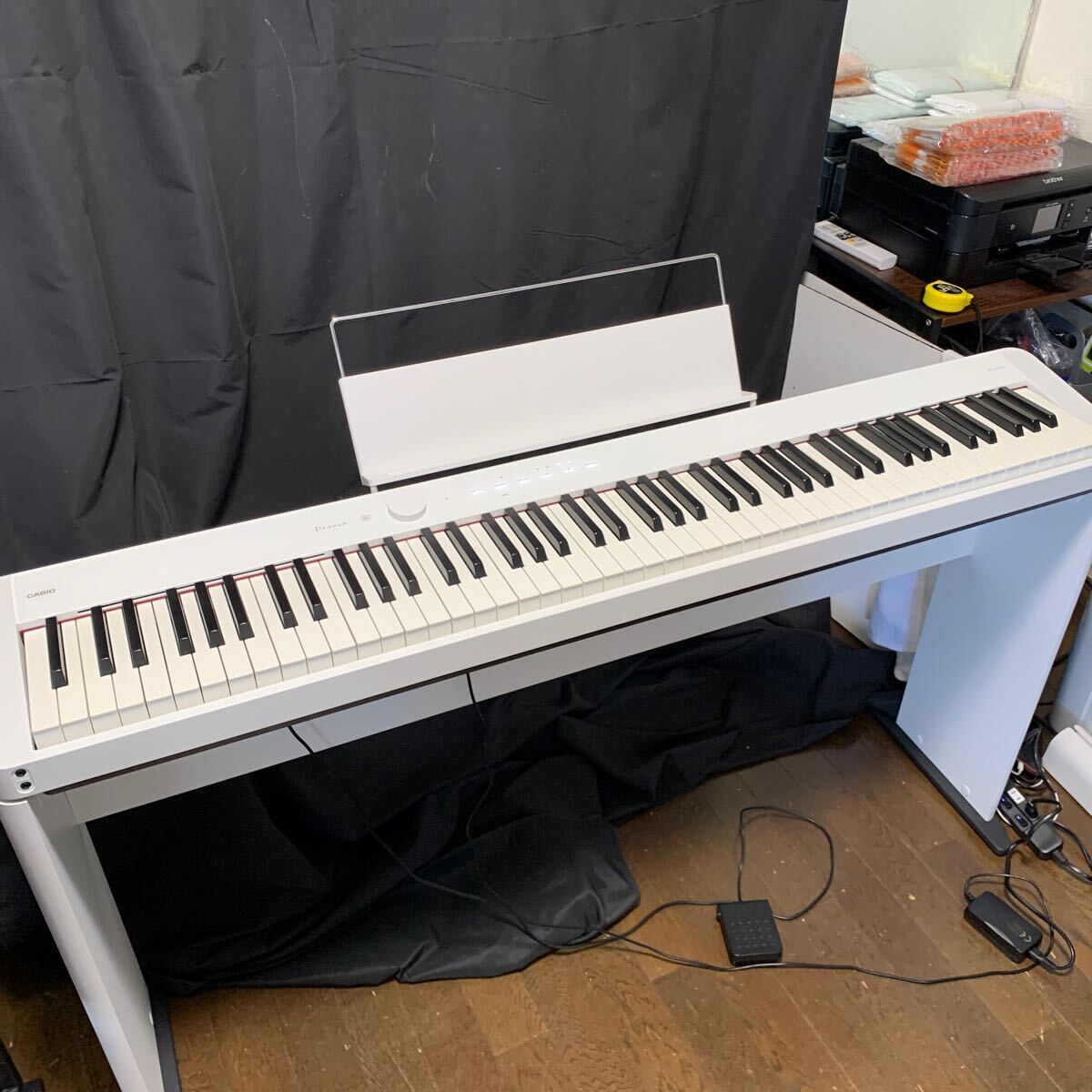 【川崎市直接引取限定】 CASIO カシオ 電子ピアノ Privia PX-S1100 ホワイト 2021年製 譜面台 ペダル 付き 88鍵盤 スリムデザイン 鍵盤楽器_画像1