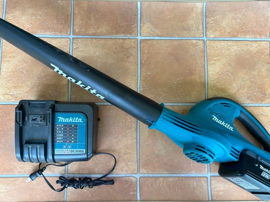 makita マキタ 3点セット 充電式ブロワ バッテリー 充電器付き MUB360D DC36WA BL3622A 稼動品_画像1