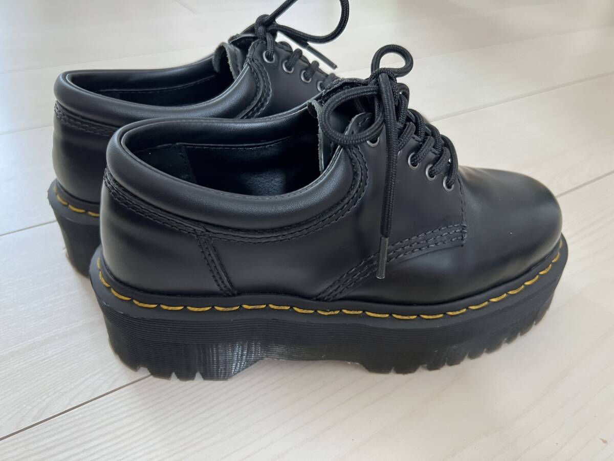  Dr. Martens 