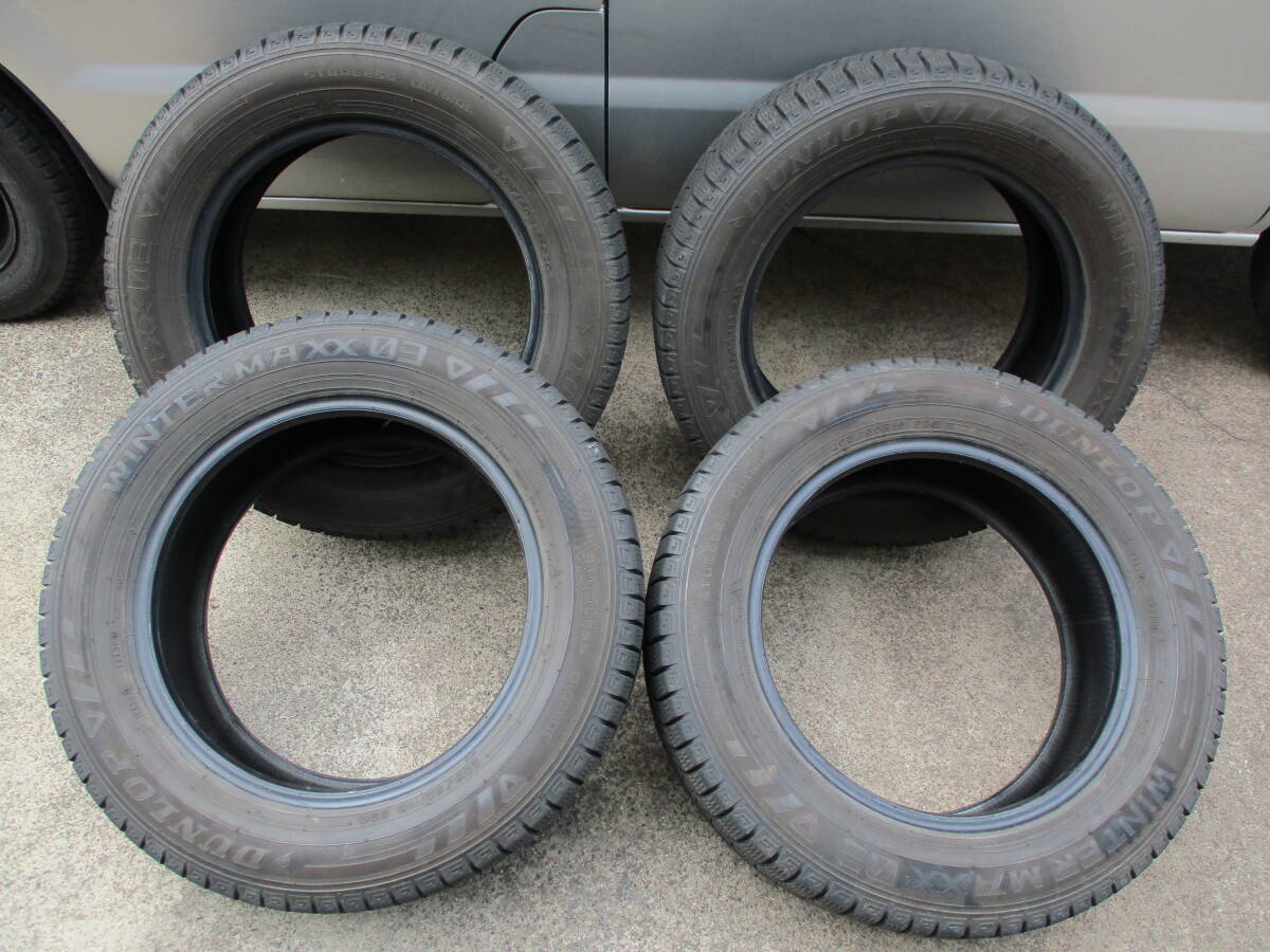 ２０５/６０R１６　DUNLOP　WINTERMAXX　０３　２０２０年製　４本セット　画像判断_画像1